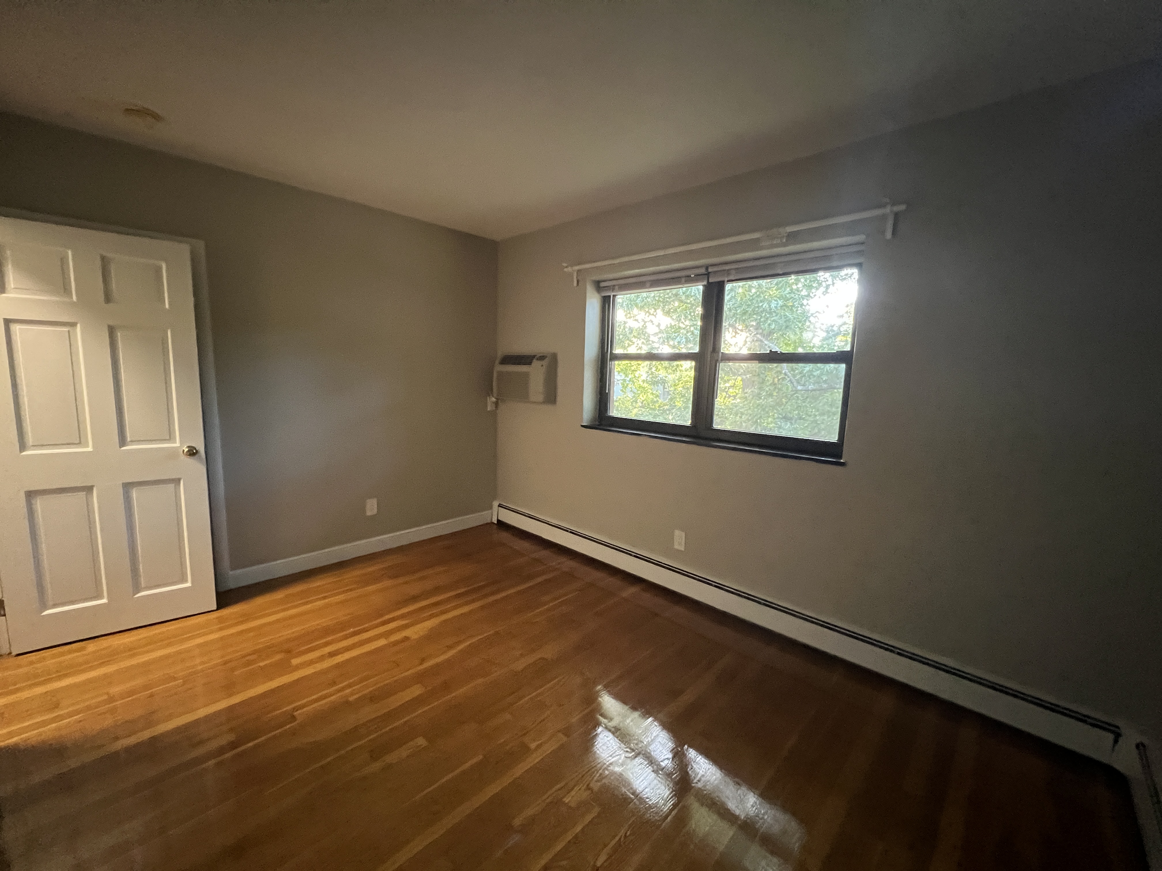 290 Grove St, Auburndale