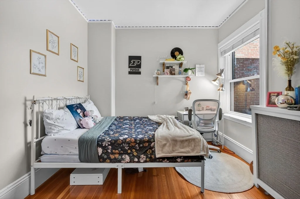 17 Park Vale, Coolidge Corner
