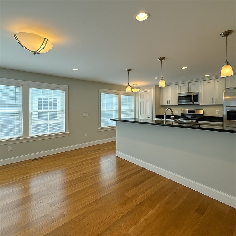 34 Knowlton St, East Somerville