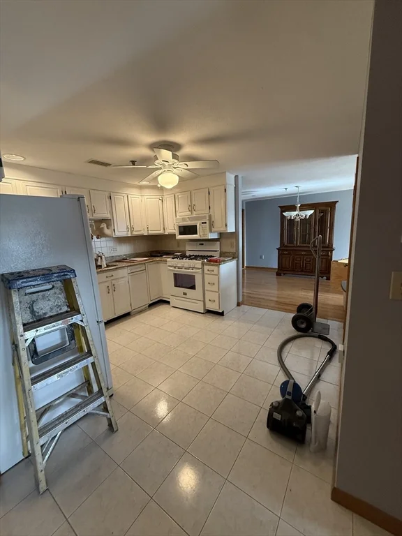 45 Christopher Dr, Methuen