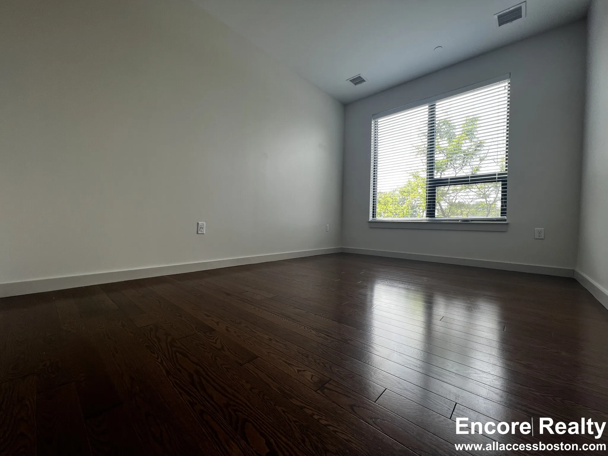 455 Harvard St, North Brookline