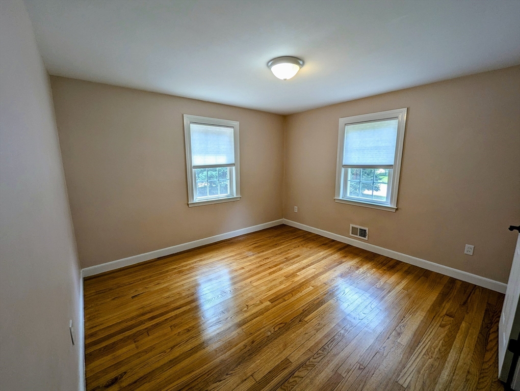 1 Conlyn Ave, Franklin