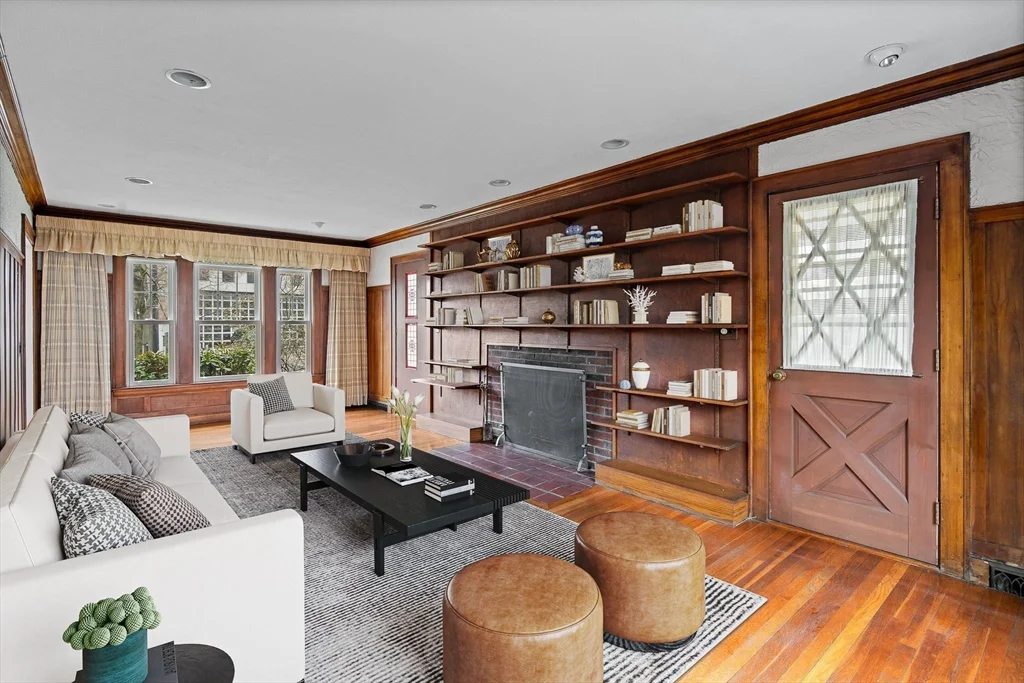 110 Leonard St, Belmont