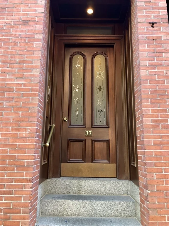 37 Lawrence St, South End