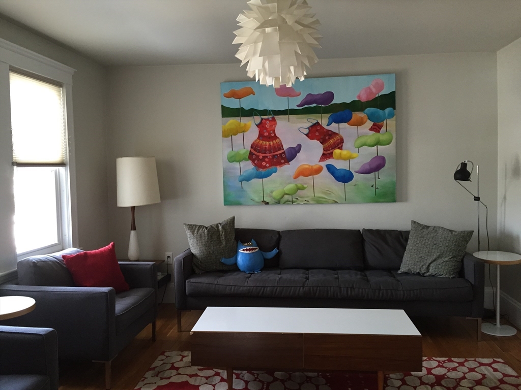 9 Irvington Rd, West Somerville