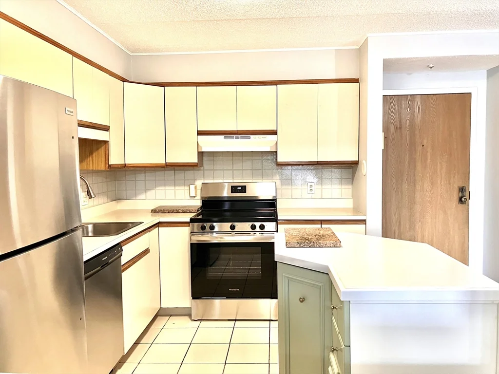 8 Nahant Pl, Diamond District