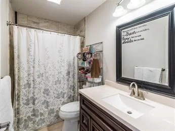 50 Matthew Ln, North Waltham