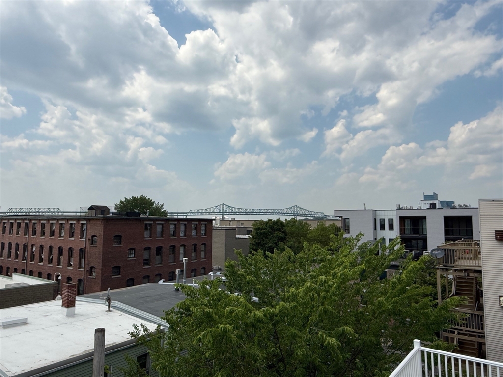 288 Meridian St, East Boston