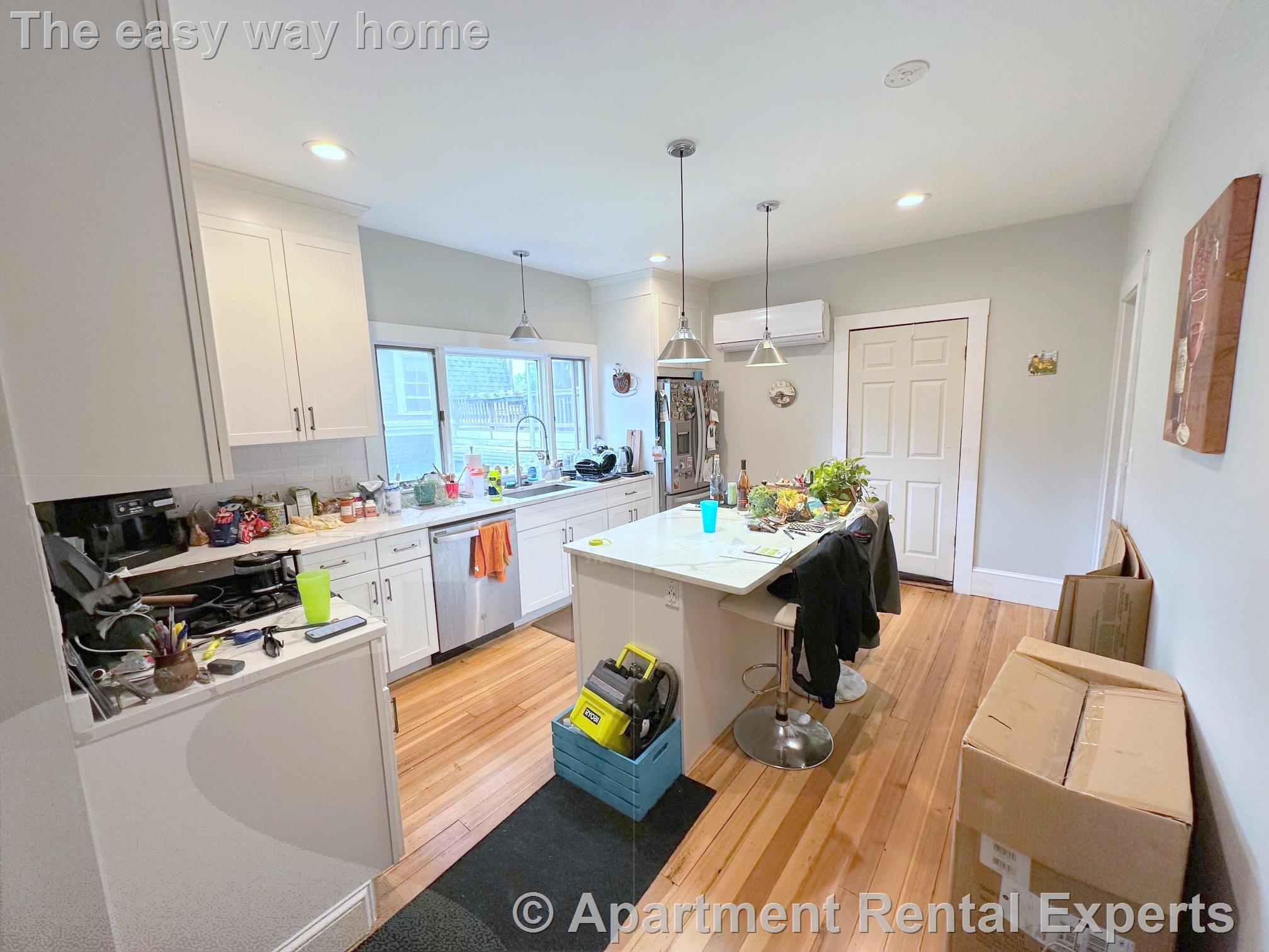 2 Drummond Pl, North Cambridge