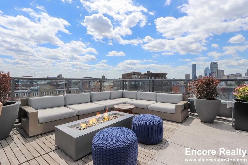 390 Harrison Ave, South End