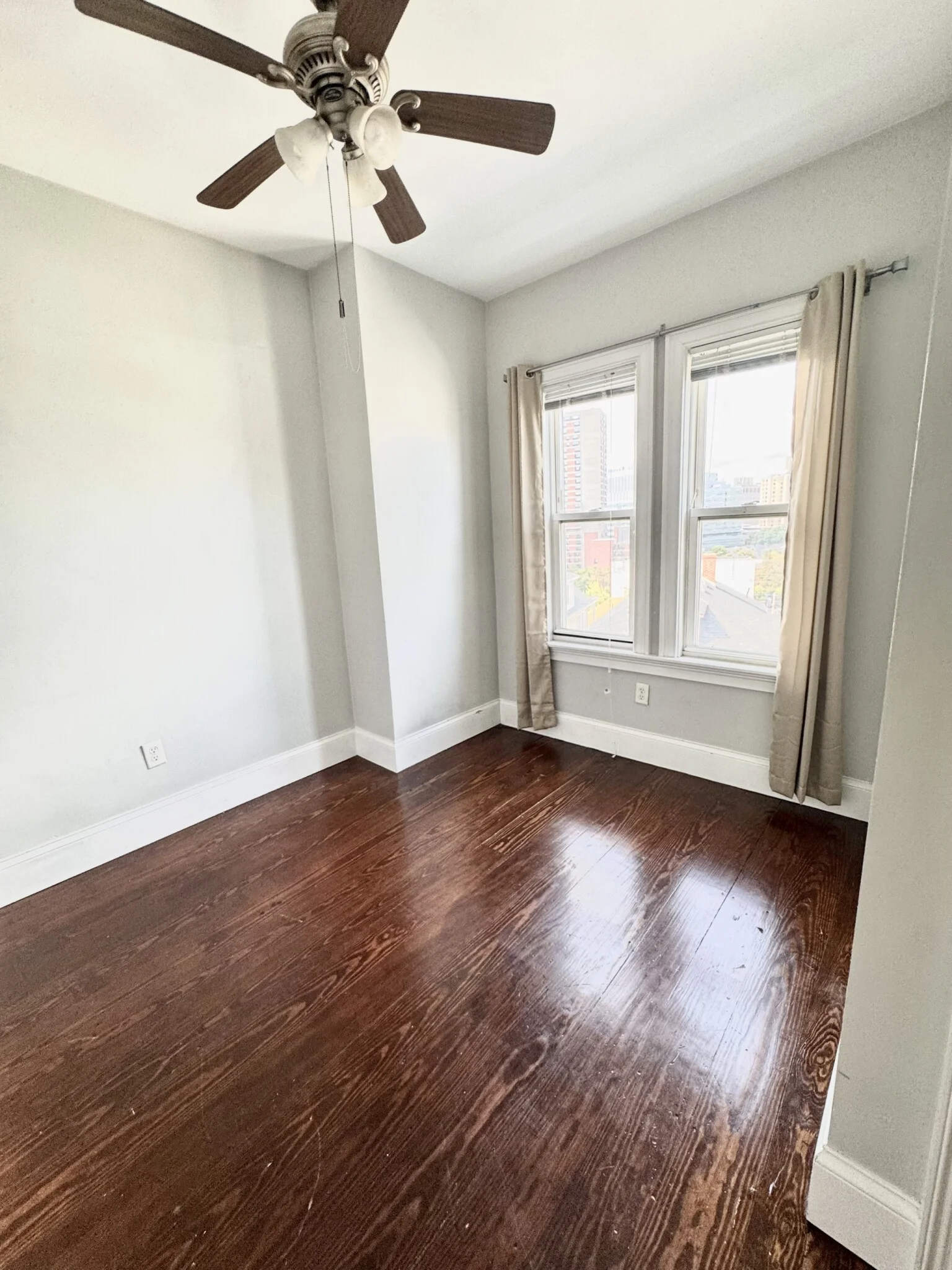 180 Hillside St, Mission Hill