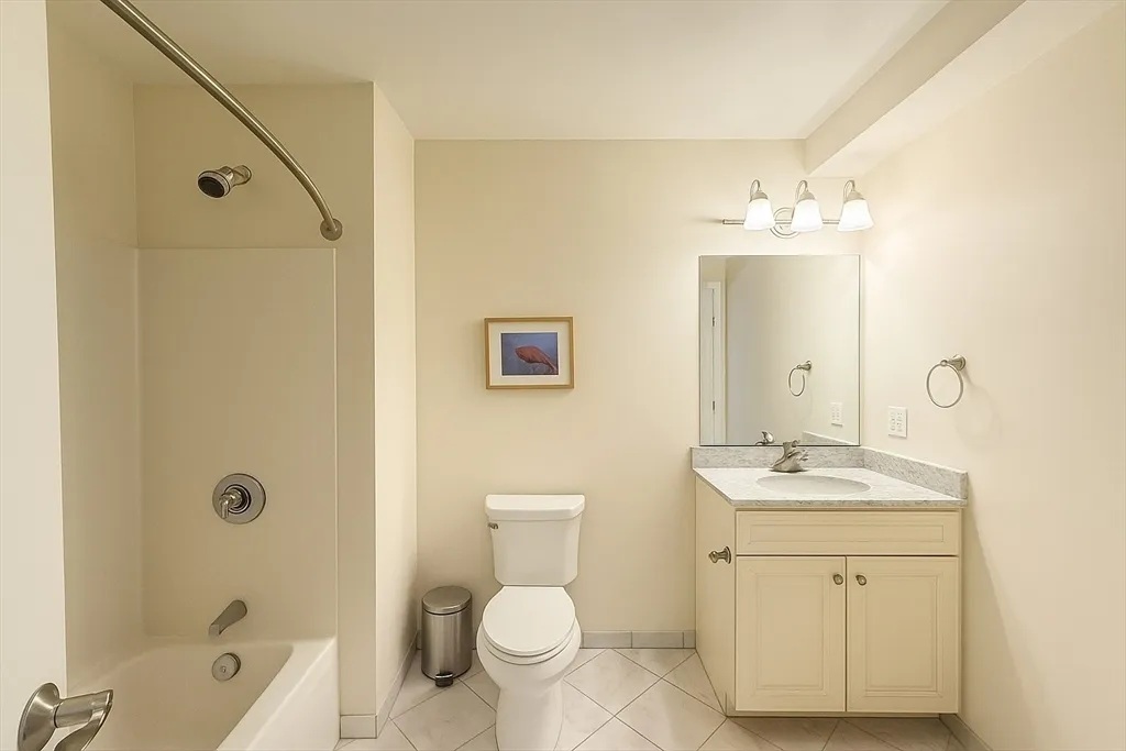 463 Rutherford Ave, Charlestown