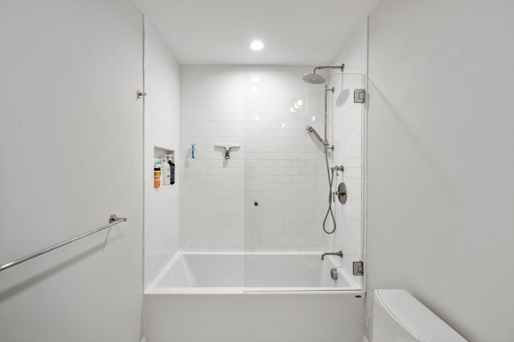 403 Marlborough St, Back Bay