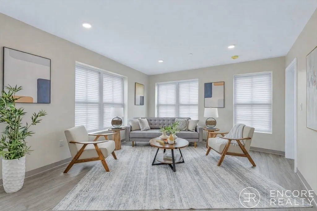 375 Cummins Highway, Roslindale