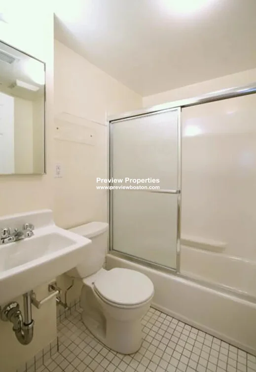 881 Massachusetts Ave, Mid Cambridge