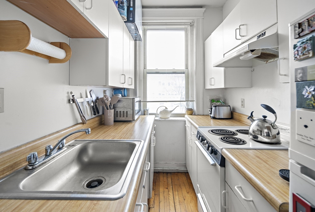 1677 Commonwealth Ave, Brighton