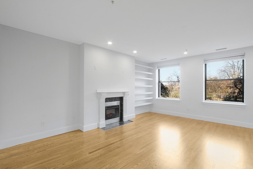 140 Boylston St, Back Bay