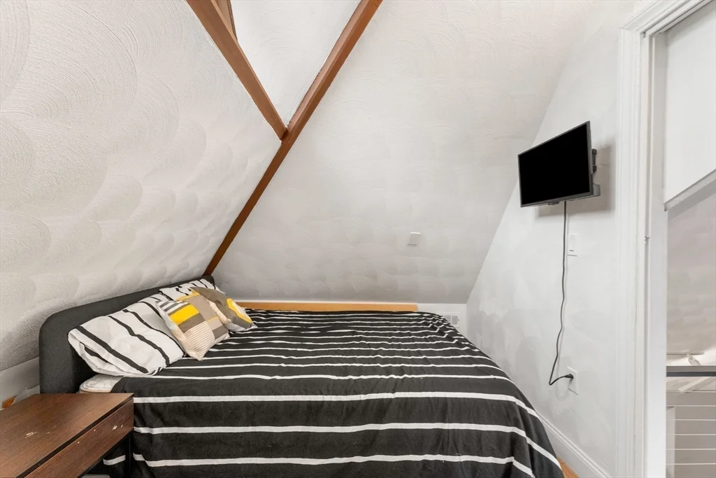 890 Winthrop Ave, Beachmont