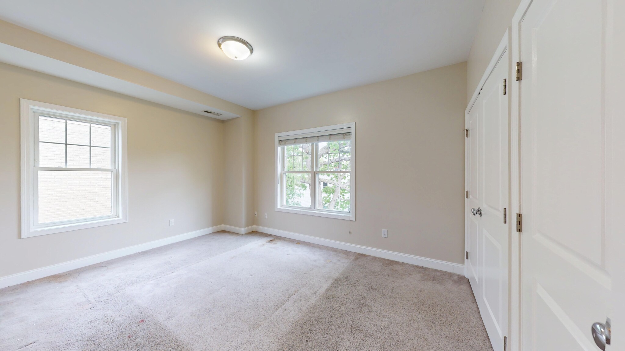 60 Holworthy St, Roxbury