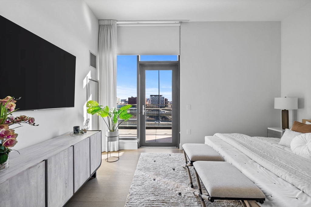 40 Traveler, South End