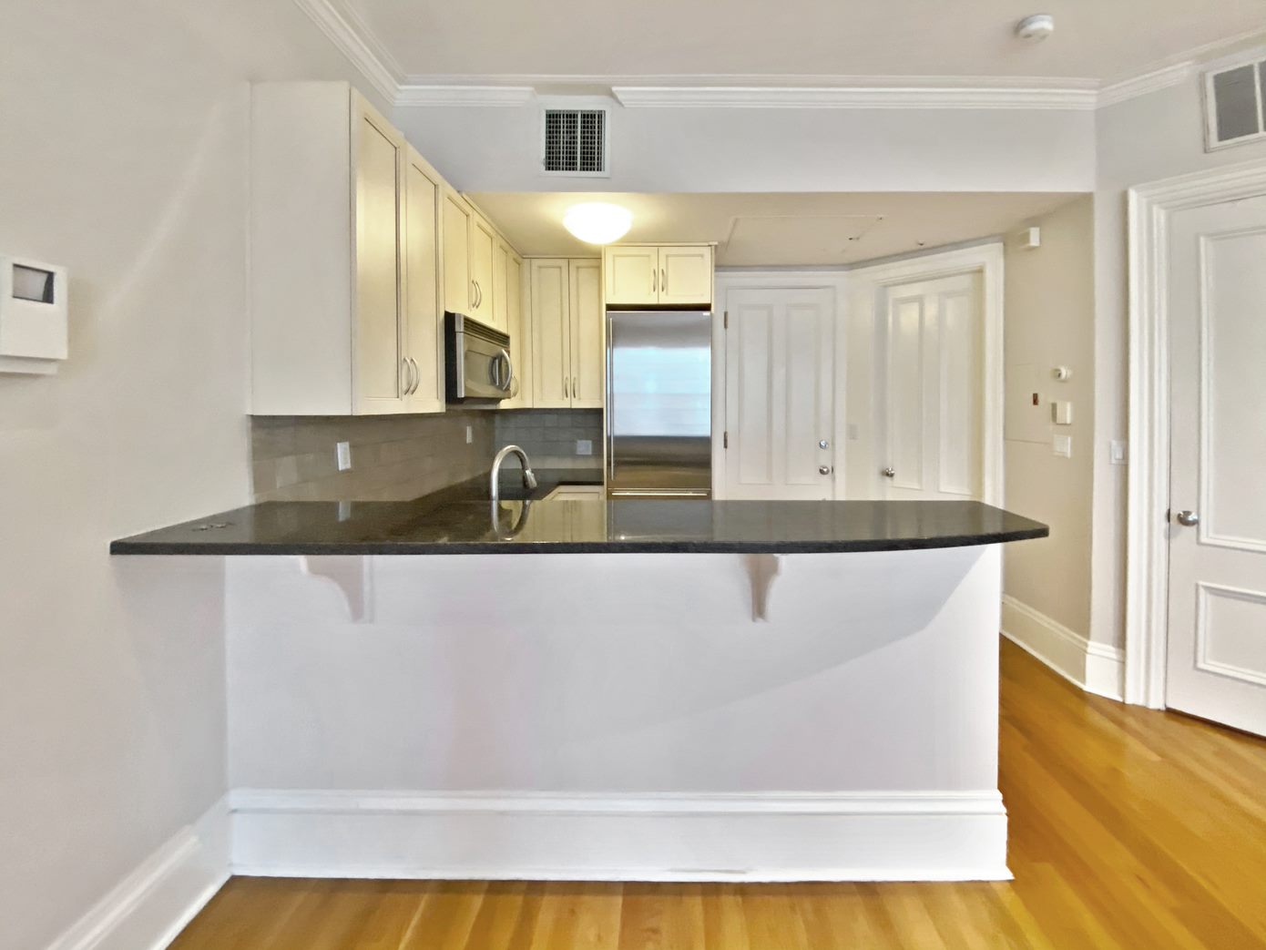 Studio bed, 1 bath apartment for rent at 80 Marlborough St Unit 6, Back Bay — photo 13 of 28