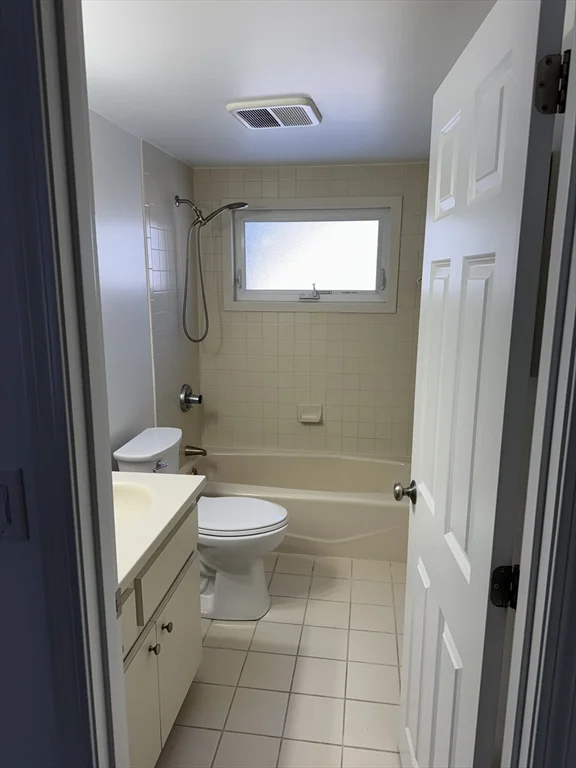 6 Franzone Dr, Bradford