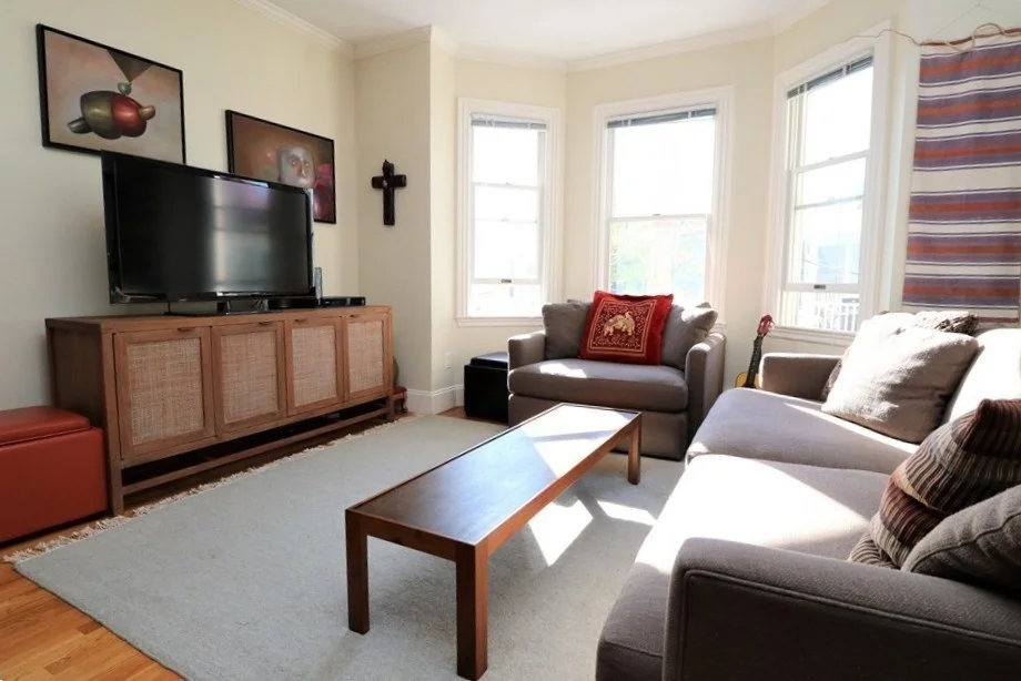 8 Caldwell Ave, Ward Two