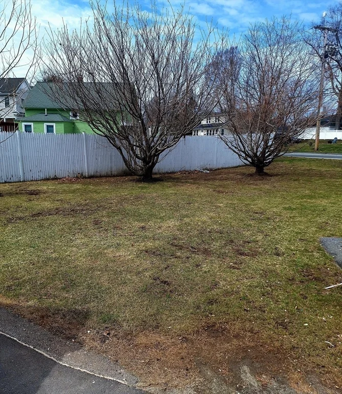 1071 W Boylston, Greendale