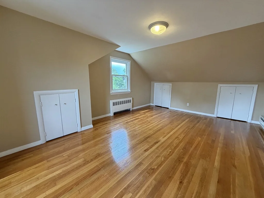 17 Hatfield Rd, West Newton