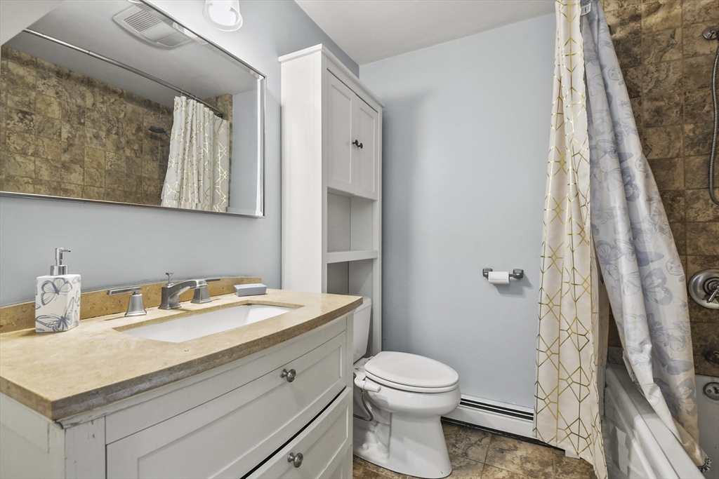 114 Old Oaken Bucket Rd, Norwell