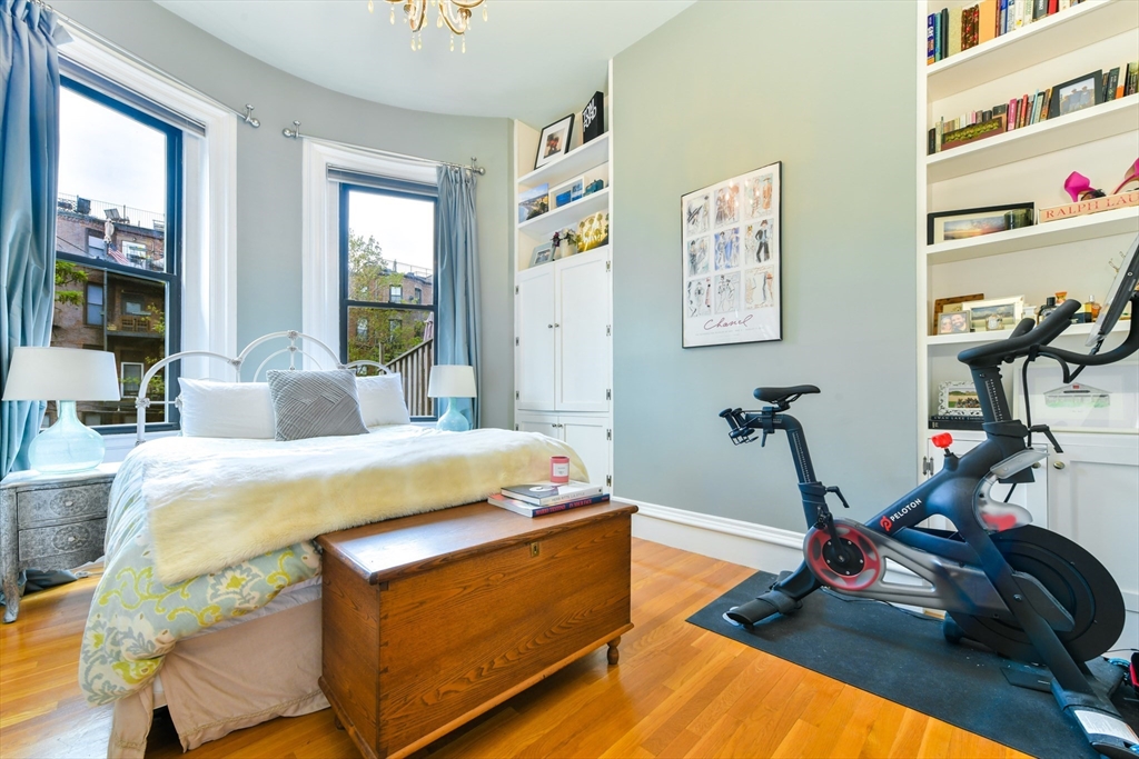 14 Braddock Park, South End