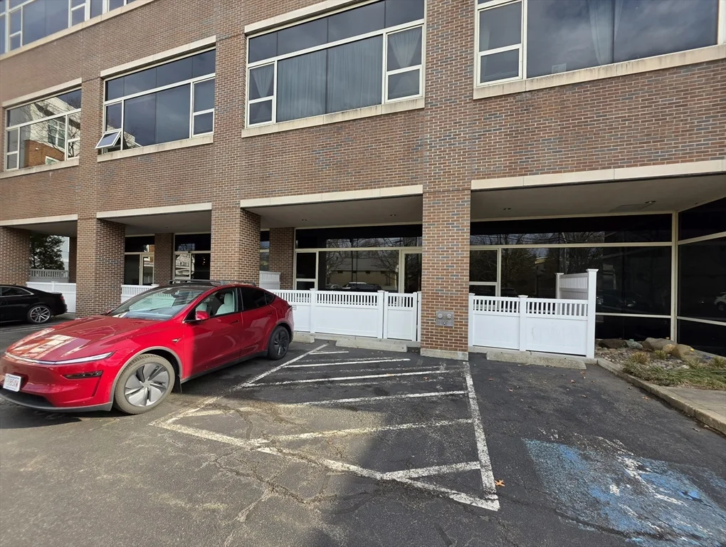 290 Pleasant St, Watertown