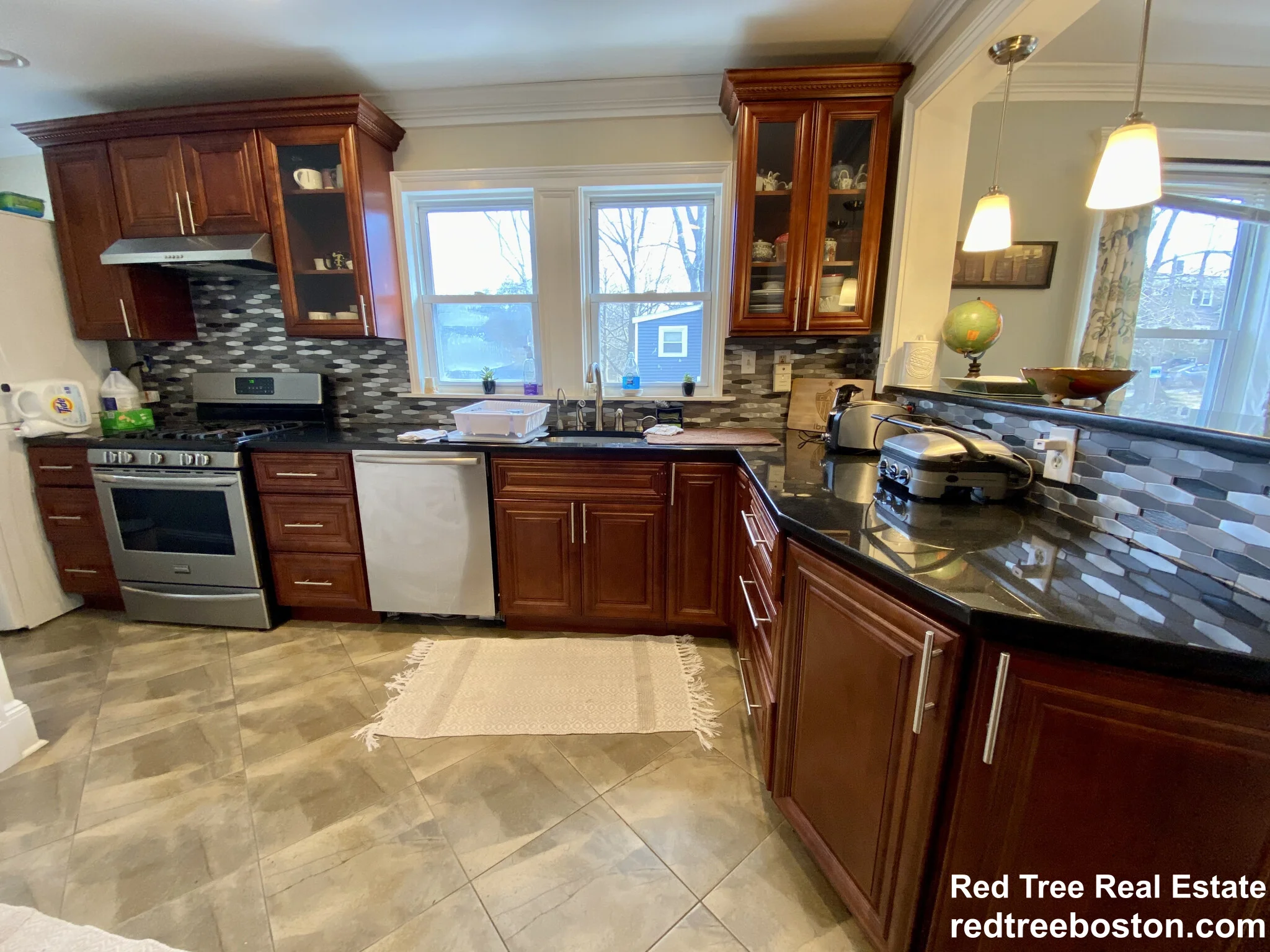 98 Whitford St, Roslindale