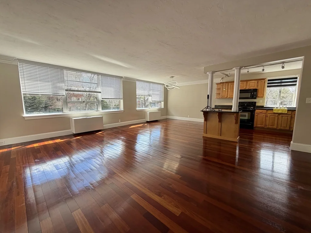 2 Hamond Pond Pkwa, Newton