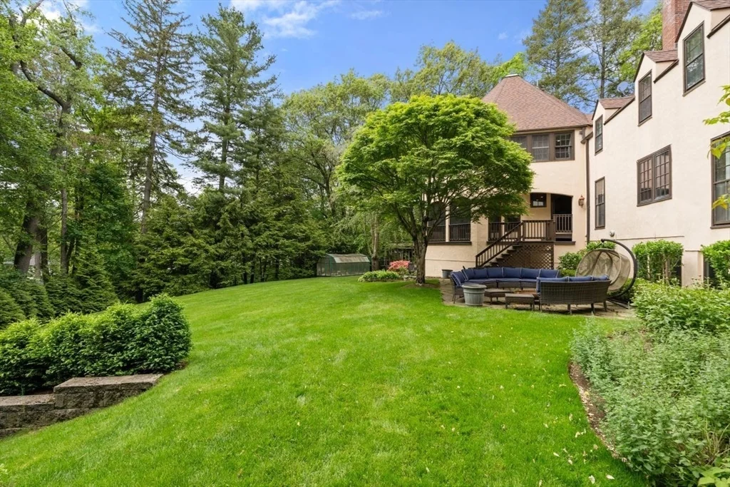 85 Gate House Rd, Chestnut Hill