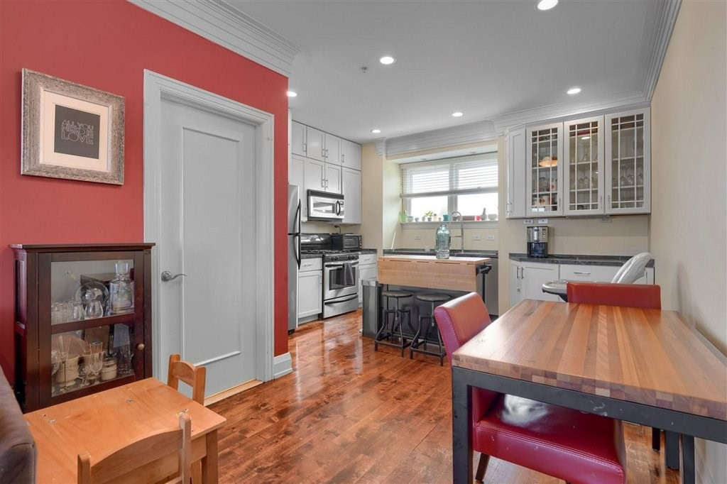 360-362 Dorchester St, South Boston