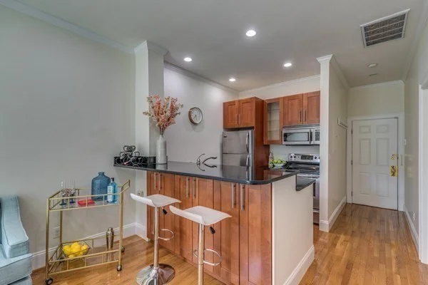 15 Garrison St, Back Bay