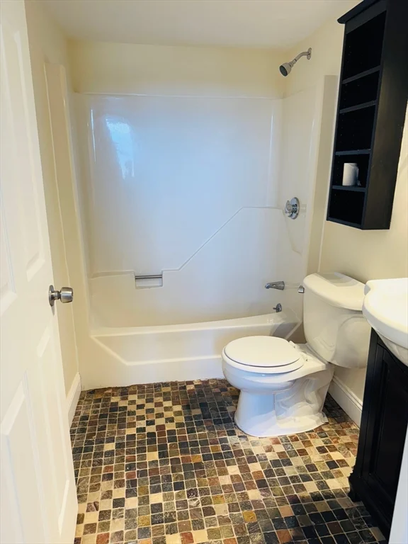 64 Forest St, Medford