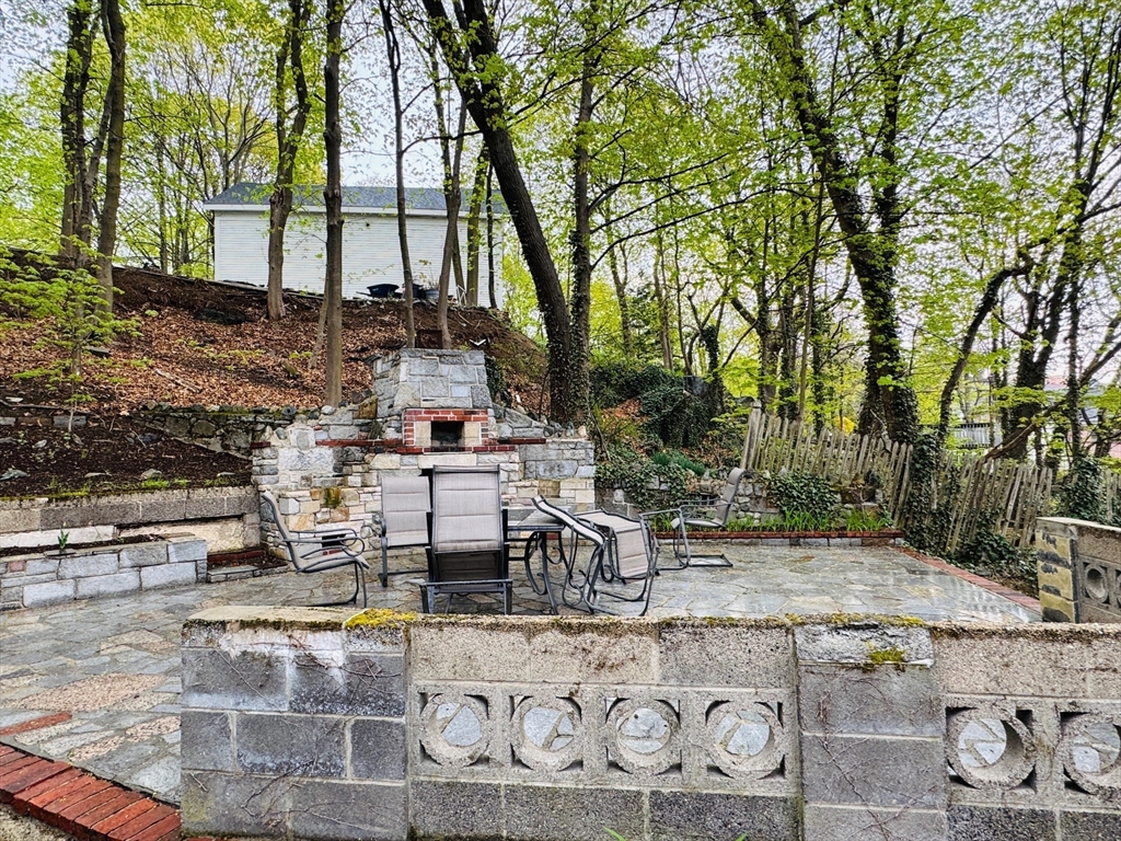 136 Academy Hill Rd, Brighton