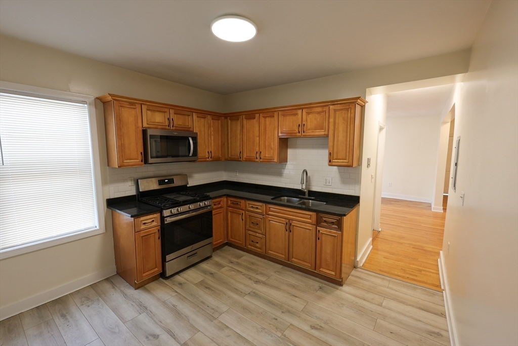 27 Fessenden St, Mattapan