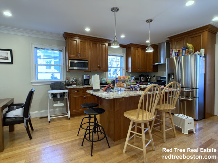 7 Acron Rd, Brookline Village