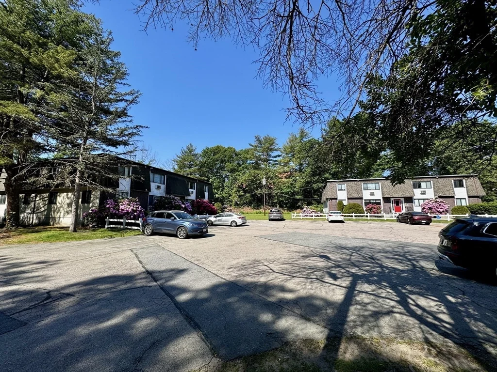 18 Pierce St, Foxboro