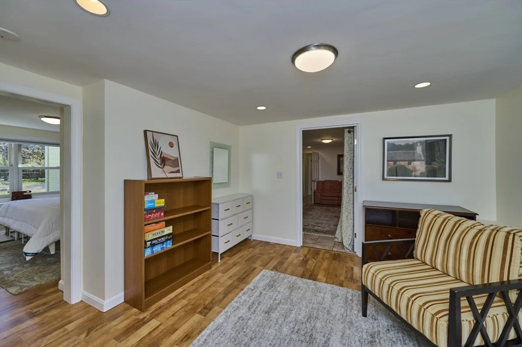 37 Locust St, Burlington
