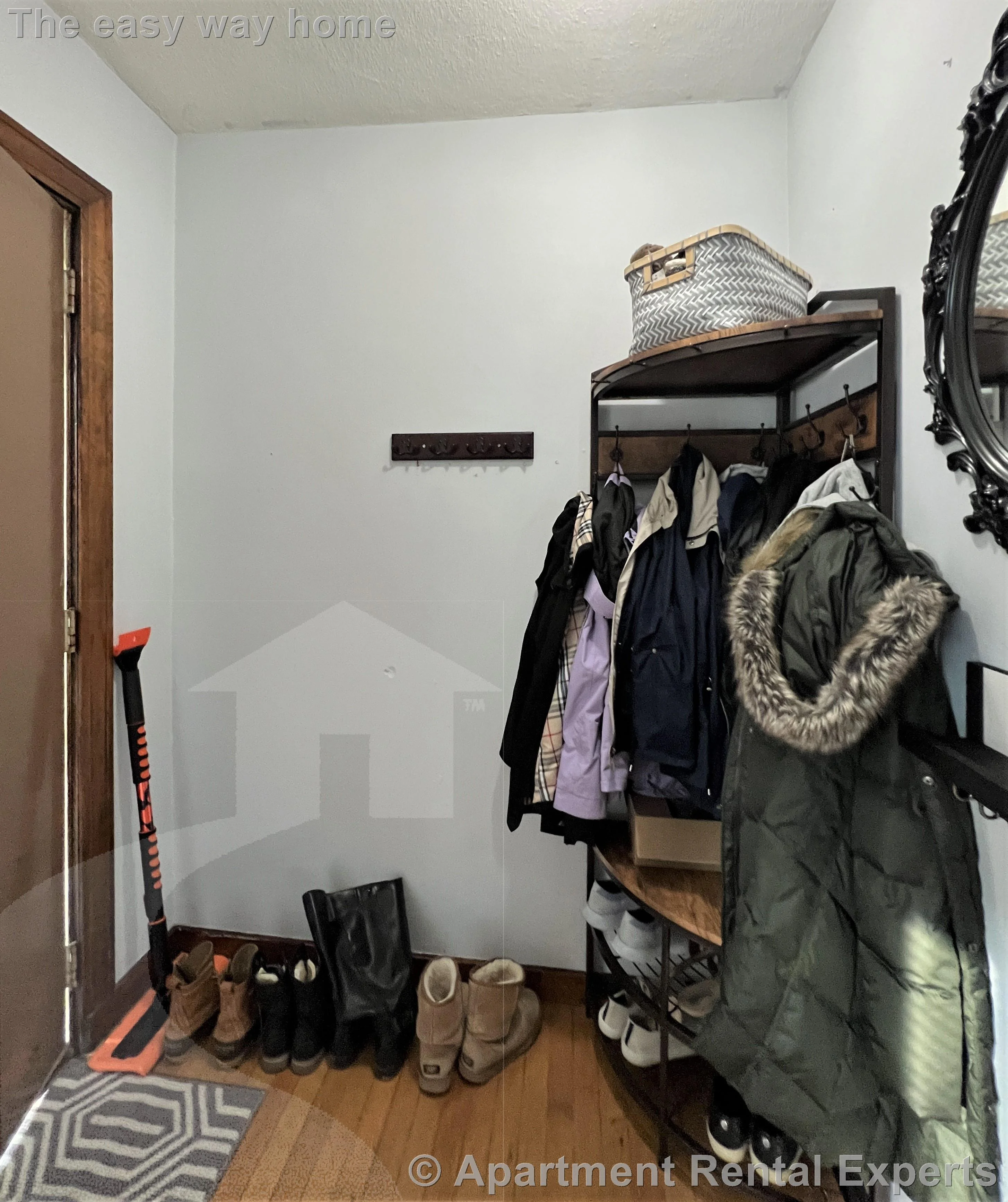 10 Winchester Ct, Tufts