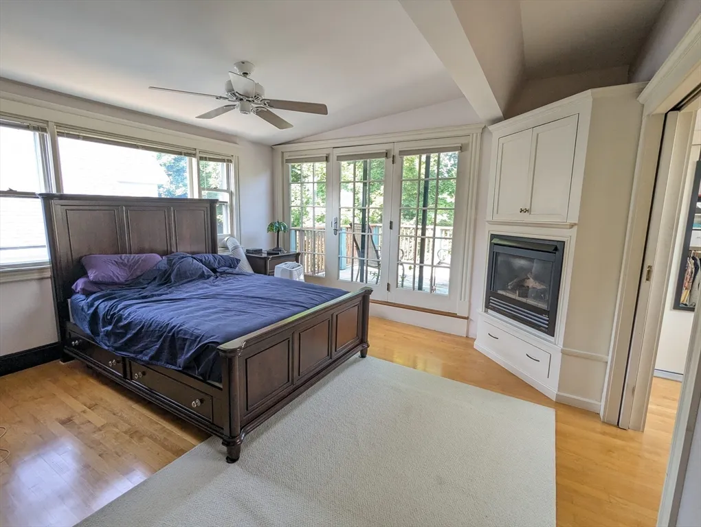 17 Commonwealth Rd, Watertown