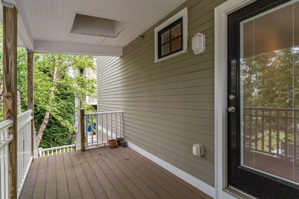 9 Sheridan, Neighborhood Nine