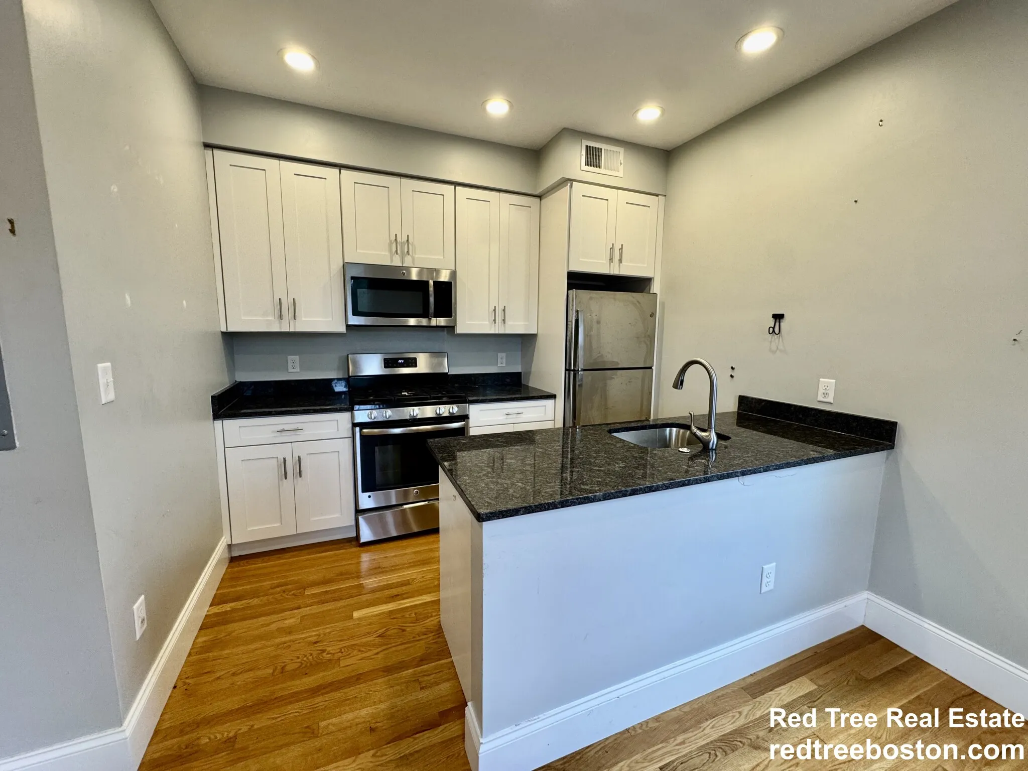 405 South Huntington Ave, Jamaica Plain