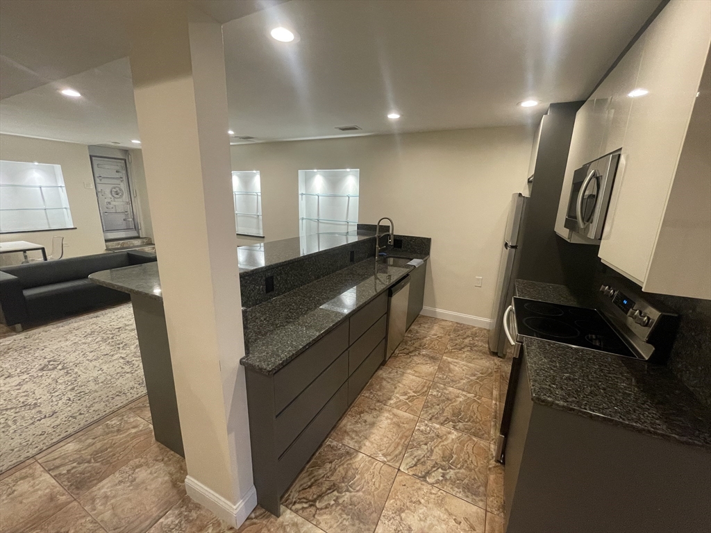 25 Saint Mary's St, Brookline