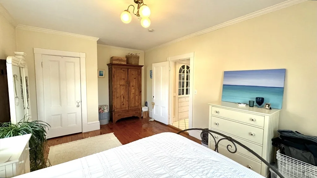 36 Pond St, Marblehead