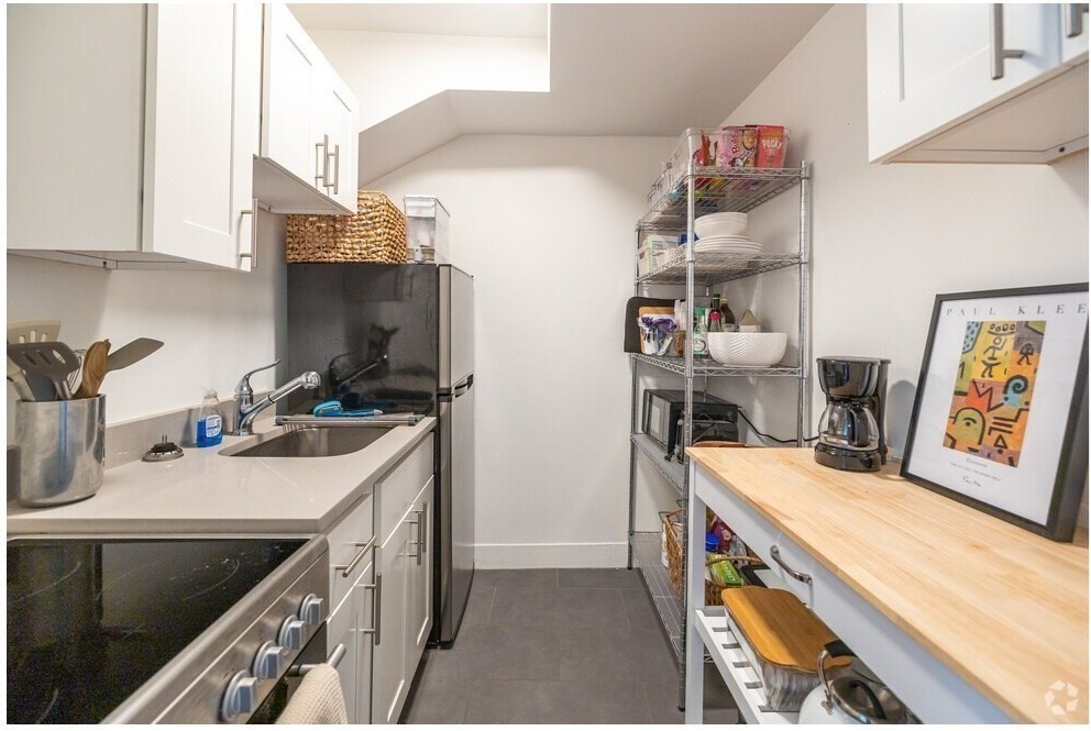 109 Charles St, Beacon Hill